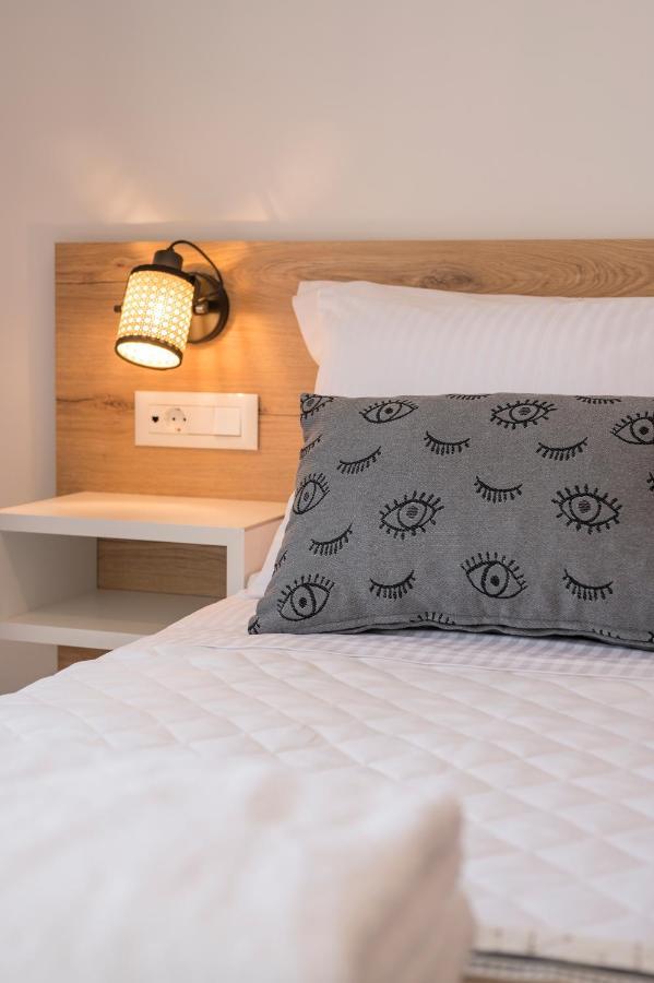 Indigo Blue Seaside Deluxe Apartments Kíssamos Buitenkant foto